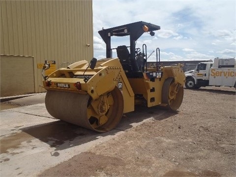 Compactadora Vibratoria Caterpillar CB64