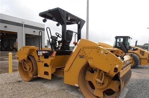  Caterpillar CB54 en buenas condiciones Ref.: 1397937667259694 No. 2