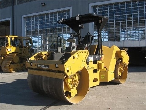  Caterpillar CB54 seminueva en perfecto estado Ref.: 1397938536001197 No. 3