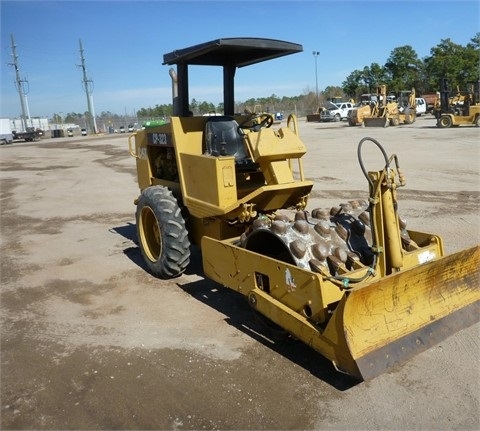 Compactadora Vibratoria Caterpillar CP-323