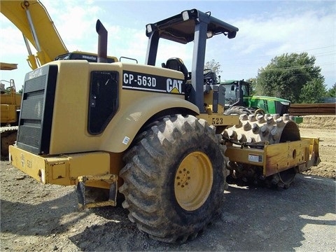 Compactadora Vibratoria Caterpillar CP-563D