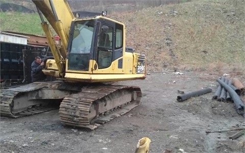  Komatsu PC200 seminueva Ref.: 1398715318005565 No. 2