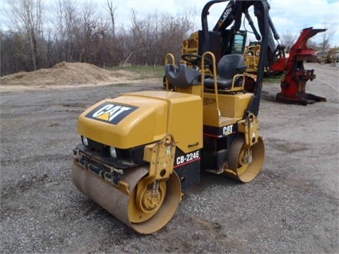 Vibratory Compactors Caterpillar CB-224E