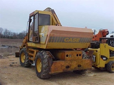 Excavadora Sobre Ruedas Case 1085C