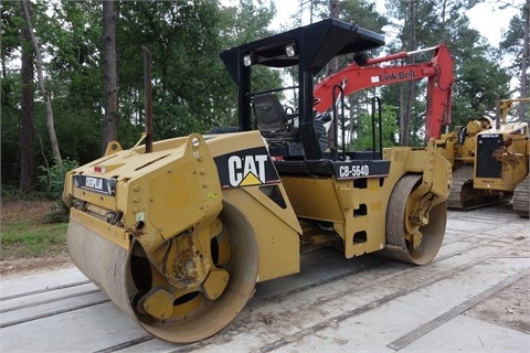  Caterpillar CB-564D seminueva en perfecto estado Ref.: 1400516096792062 No. 3