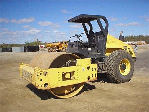 Compactadora Vibratoria Bomag BW211D