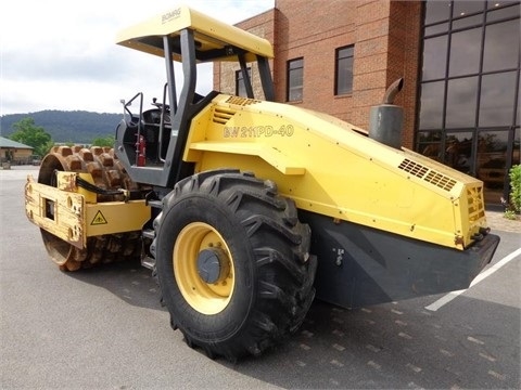 Compactadora Vibratoria Bomag BW211D