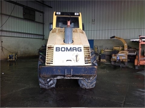 Compactadora Vibratoria Bomag BW213D