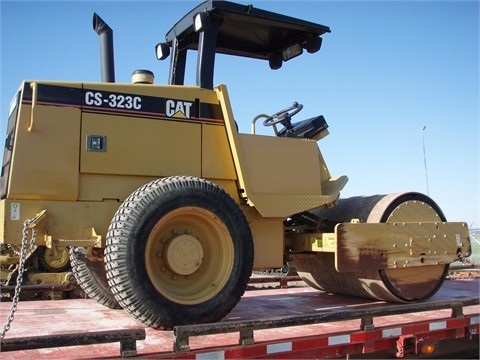 Compactadora Vibratoria Caterpillar CS-323 C