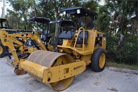 Compactadora Vibratoria Caterpillar CS-323 C