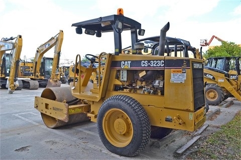  Caterpillar CS-323 C usada a la venta Ref.: 1402326329405761 No. 2