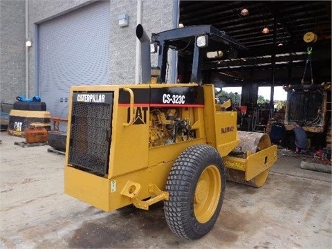  Caterpillar CS-323 C en venta, usada Ref.: 1402326939330167 No. 3