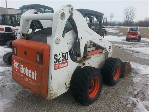 venta minicargadores Bobcat S250 seminuevo a buen precio Ref.: 1403017565568829 No. 2