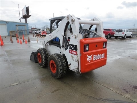  Bobcat S250 en buenas condiciones Ref.: 1403020501182313 No. 2