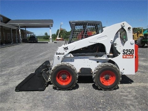  Bobcat S250 en buenas condiciones Ref.: 1403039565517076 No. 3