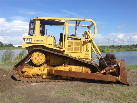 Dozers/tracks Caterpillar D6T