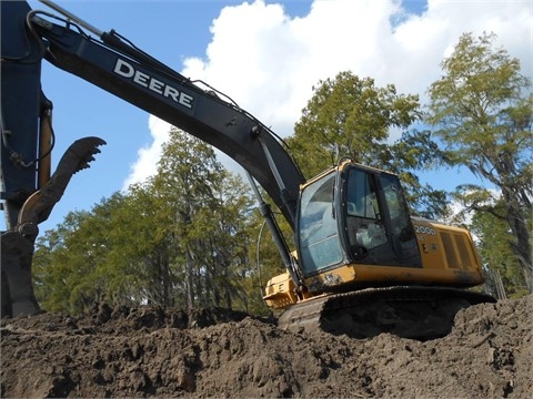 Hydraulic Excavator Deere 200D