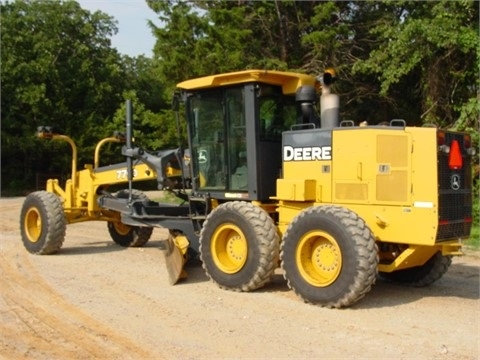  Deere 770D de medio uso en venta Ref.: 1406226702569476 No. 2