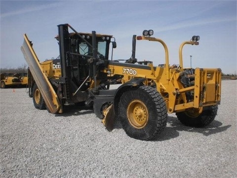  Deere 770D de medio uso en venta Ref.: 1408031734963631 No. 3