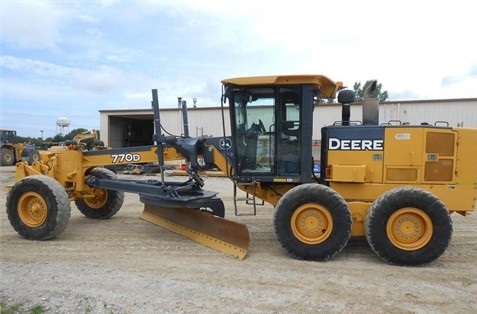  Deere 770D de medio uso en venta Ref.: 1408040446374017 No. 2