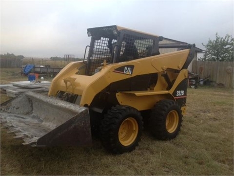  CATERPILLAR 252B de segunda mano en venta Ref.: 1410203253507037 No. 2