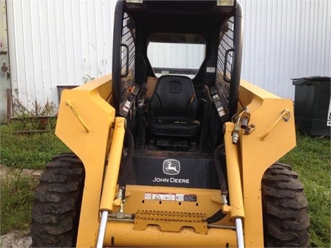  Deere 325 de segunda mano Ref.: 1410382466531375 No. 3