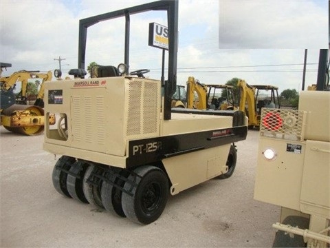 Compactadora Con Llantas Ingersoll-rand PT125R seminueva en perfe Ref.: 1411410080868141 No. 4