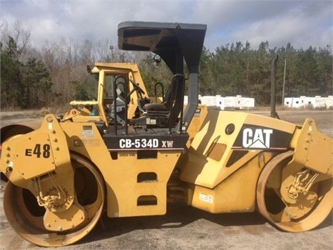 Compactadora Vibratoria Caterpillar CB-534D