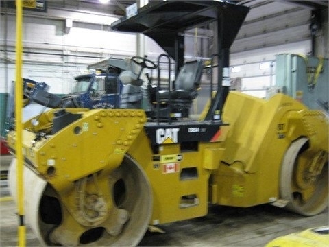 Compactadora Vibratoria Caterpillar CB54