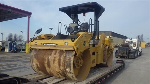 Compactadora Vibratoria Caterpillar CB54 importada de segunda man Ref.: 1412896146153255 No. 3