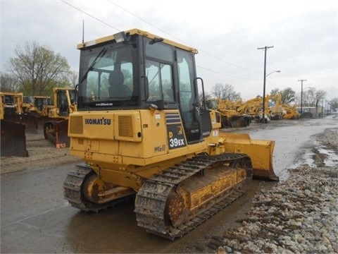 Tractores Sobre Orugas Komatsu D39EX seminueva en venta Ref.: 1413256088418191 No. 2