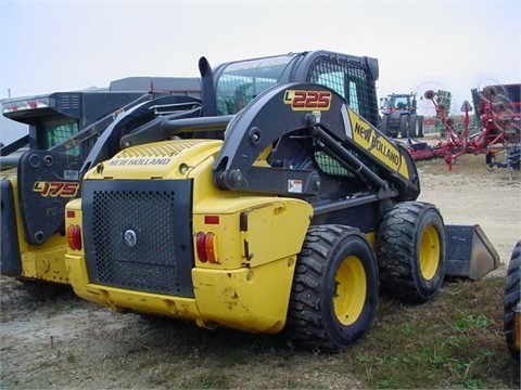 Minicargadores New Holland L225 importada en buenas condiciones Ref.: 1413308739638046 No. 2