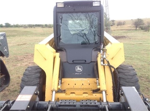 Minicargadores Deere 332 de segunda mano a la venta Ref.: 1413314272168320 No. 3