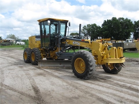 Motoconformadoras Deere 670D de medio uso en venta Ref.: 1413480184771325 No. 3