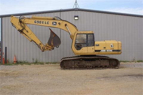 Hydraulic Excavator Deere 690E