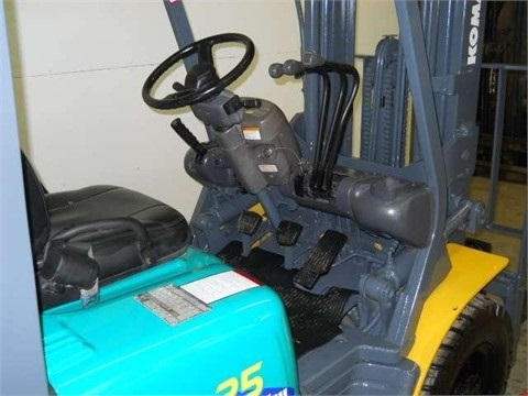 Montacargas Komatsu FG25T usada a la venta Ref.: 1415324546453500 No. 3