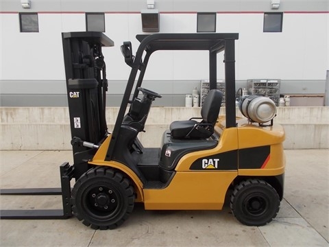 Montacargas Caterpillar P6000