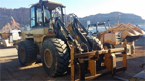 Wheel Loaders Caterpillar IT28F