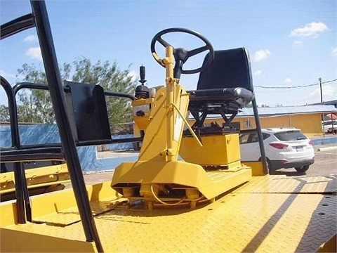 Compactadora De Doble Rodillo Caterpillar CB 534