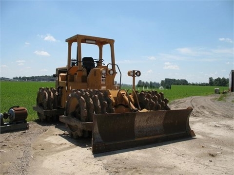 Compactadoras Suelos Y Rellenos Caterpillar 815