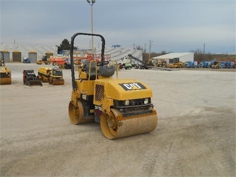 Compactadora Vibratoria Caterpillar CB-224E