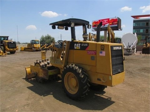 Compactadoras Suelos Y Rellenos Caterpillar CP-323C usada de impo Ref.: 1417723349841628 No. 3