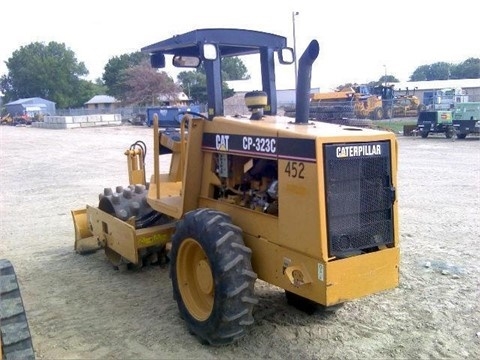 Compactadoras Suelos Y Rellenos Caterpillar CP-323C