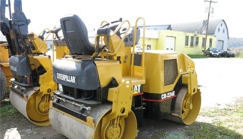 Compactadora Vibratoria Caterpillar CB-224E en buenas condiciones Ref.: 1417731700760003 No. 3