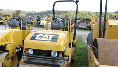 Vibratory Compactors Caterpillar CB-224E