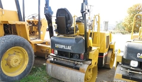 Compactadora Vibratoria Caterpillar CB-224E de medio uso en venta Ref.: 1417733399859884 No. 2