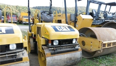 Compactadora Vibratoria Caterpillar CB-224E de medio uso en venta Ref.: 1417733399859884 No. 4