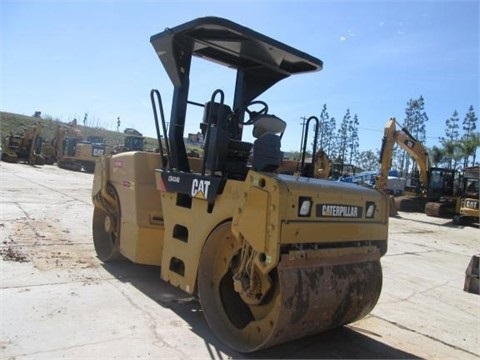 Compactadora Vibratoria Caterpillar CB-434D de segunda mano a la  Ref.: 1417734809810796 No. 3