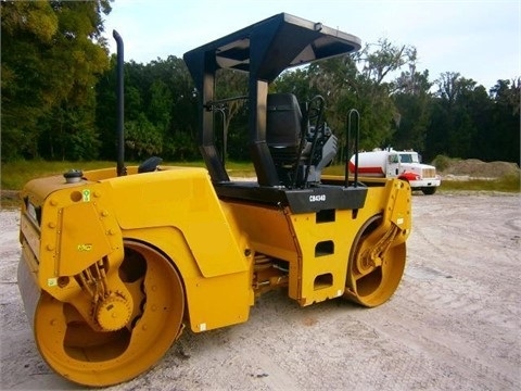 Compactadora Vibratoria Caterpillar CB-434D seminueva en venta Ref.: 1417737949952235 No. 4