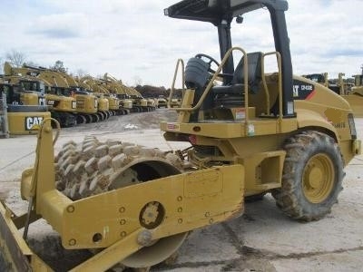 Compactadoras Suelos Y Rellenos Caterpillar CP-433E seminueva en  Ref.: 1417743590803275 No. 4